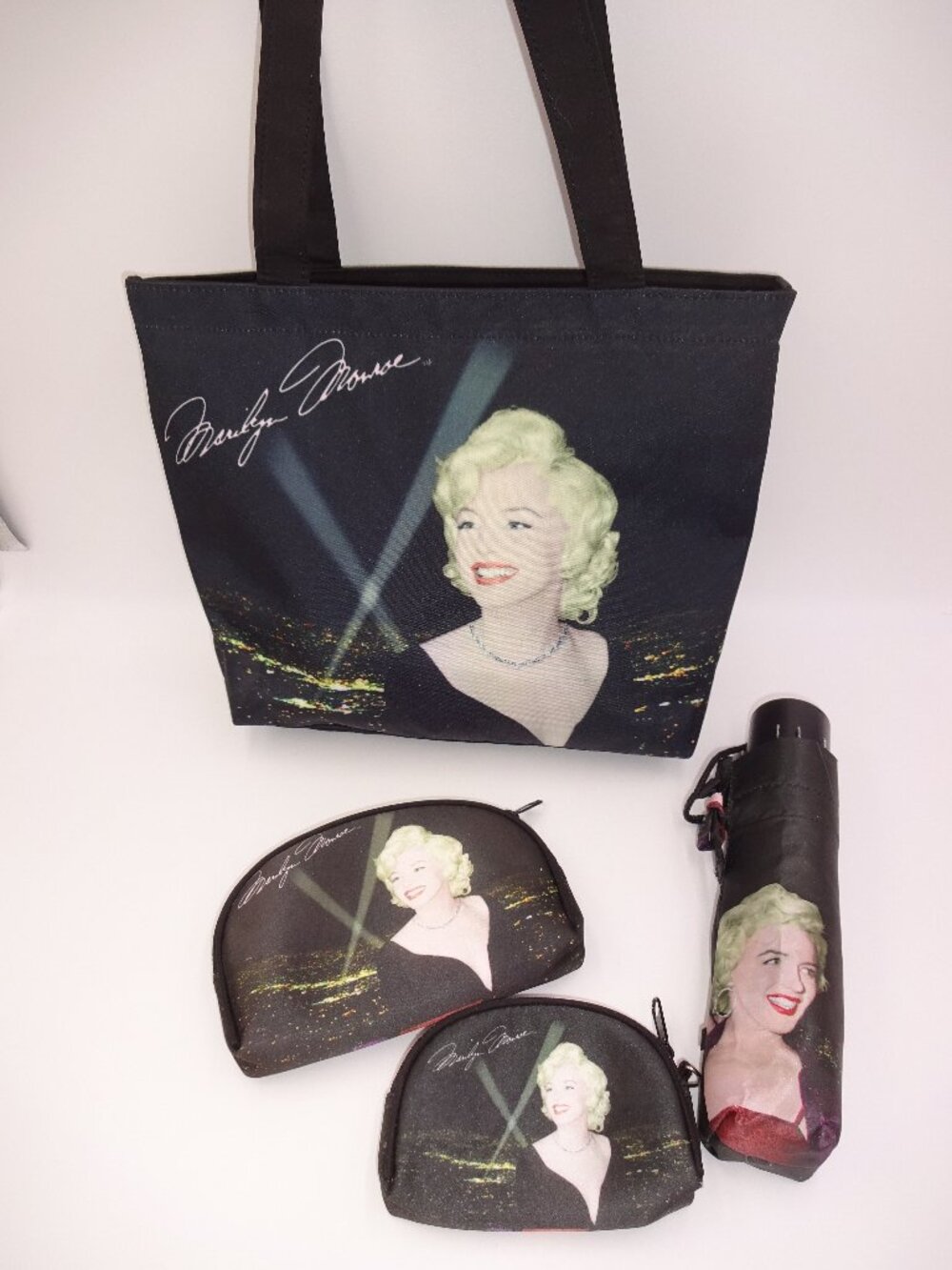 4 Pcs CMG Worldwide Marilyn Monroe Tote Makeup Bags Coin Purses Umbrella 2007